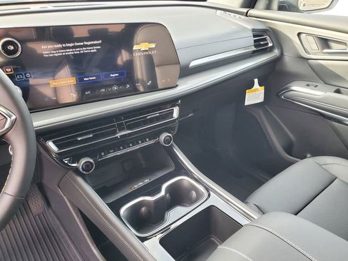 New 2026 Chevrolet Traverse LT image 16