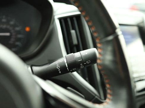 Used 2018 Subaru Crosstrek 2.0i Premium w/ Eyesight System image 23