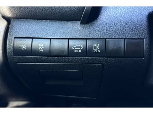 Used 2022 Toyota Camry SE image 40