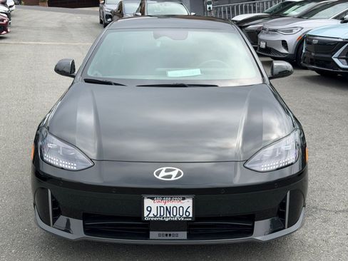 Used 2023 Hyundai Ioniq 6 SE AWD/4WD image 2
