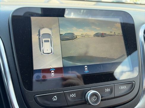Used 2018 Chevrolet Equinox Premier FWD image 18