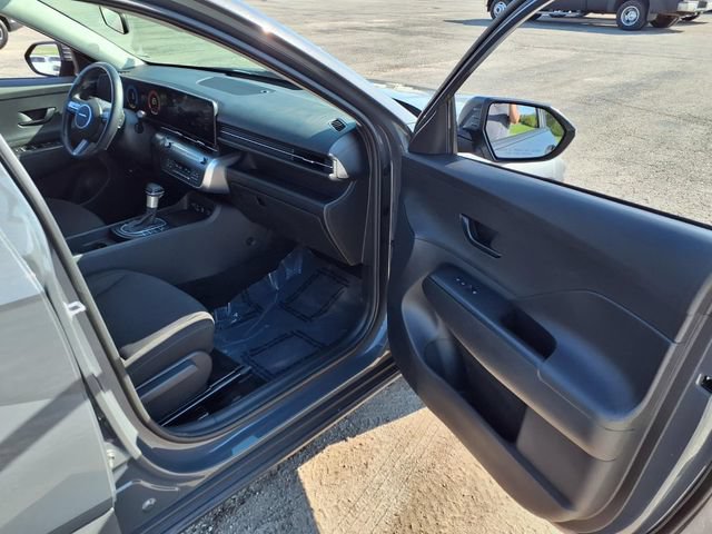 Used 2025 Hyundai Kona SEL FWD image 42