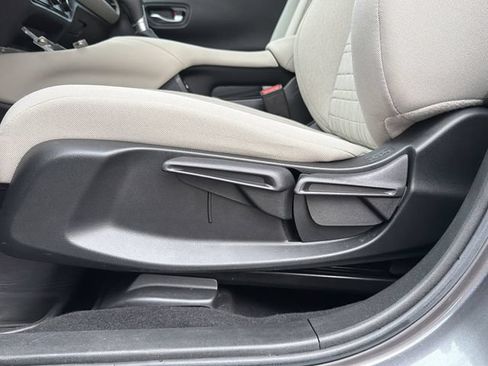 Used 2023 Honda HR-V LX image 21