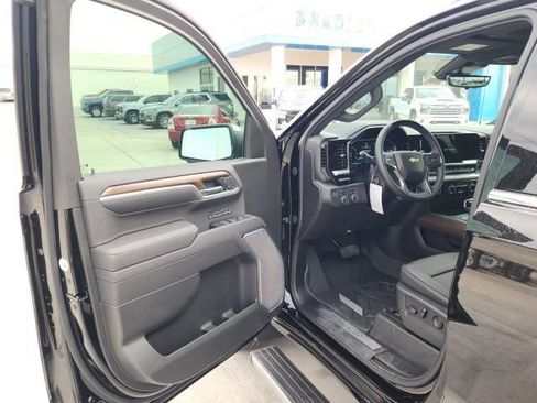 New 2026 Chevrolet Silverado 1500 High Country AWD/4WD image 25