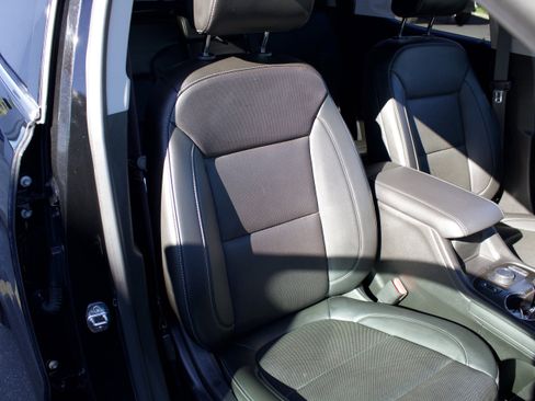 Used 2023 GMC Acadia SLT image 37