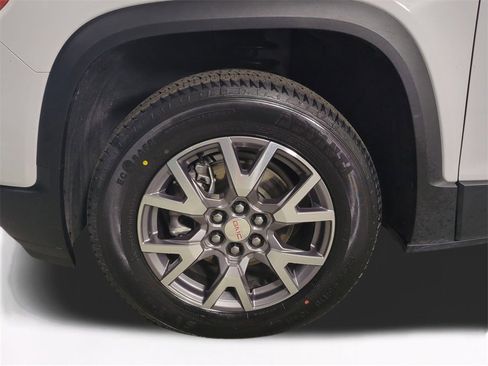 Used 2021 GMC Acadia SLT w/ Premium Package image 11