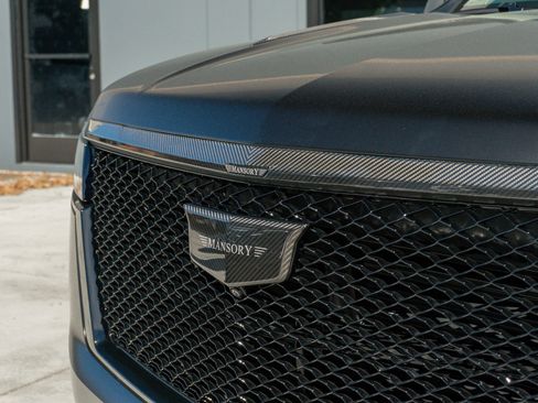 Used 2024 Cadillac Escalade Sport Platinum w/ LPO, ONYX Package AWD/4WD image 24