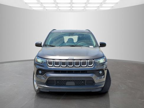 Used 2022 Jeep Compass Latitude AWD/4WD image 2