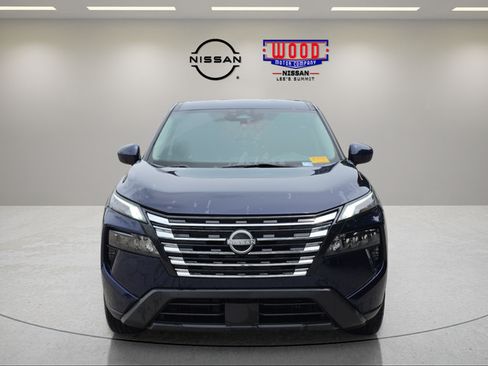 Used 2024 Nissan Rogue SV AWD/4WD image 6