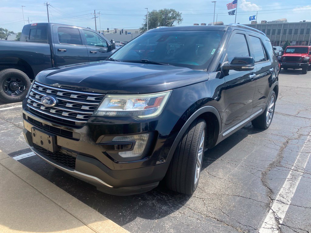 Used 2016 Ford Explorer Limited w/ Equipment Group 301A AWD/4WD image 3