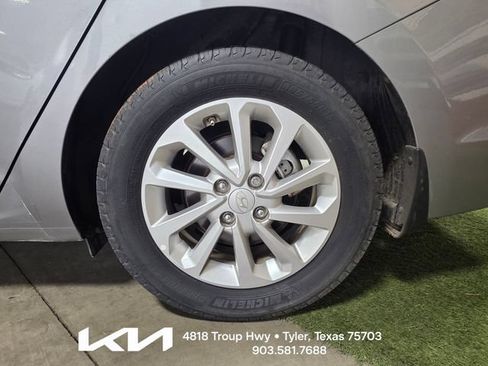 Used 2021 Hyundai Accent SEL FWD image 6