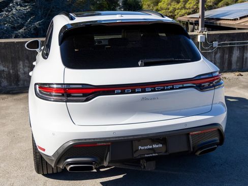 Certified 2025 Porsche Macan image 20