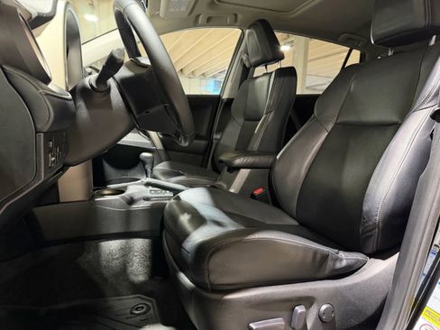 Used 2015 Toyota RAV4 Limited AWD/4WD image 9