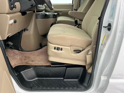 Used 2008 Ford E-350 and Econoline 350 Extended Super Duty image 41