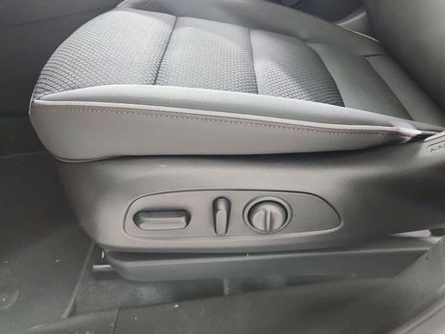 Used 2023 Chevrolet TrailBlazer RS w/ Sun and Liftgate Package FWD image 16