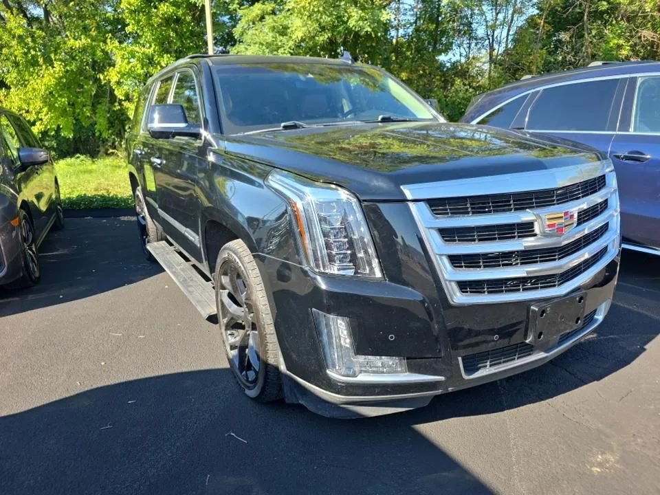 Used 2015 Cadillac Escalade Premium AWD/4WD image 2