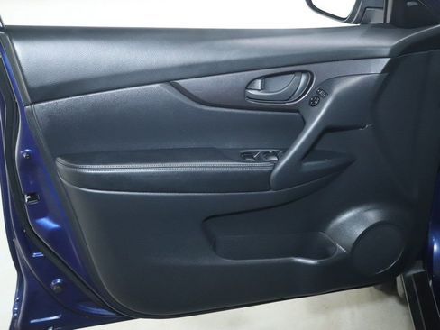 Used 2020 Nissan Rogue S image 15