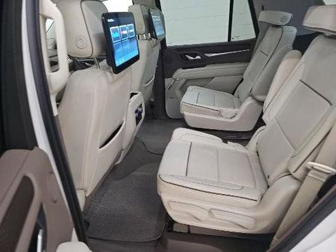 Used 2023 GMC Yukon Denali image 3