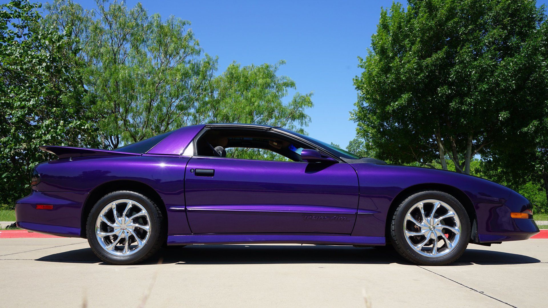 Used 1997 Pontiac Firebird Trans Am RWD image 19