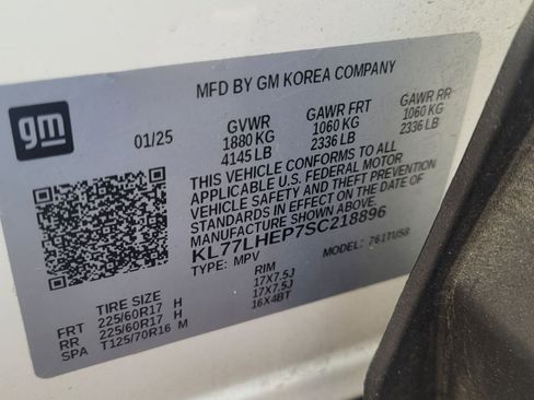 Used 2025 Chevrolet Trax LT image 11