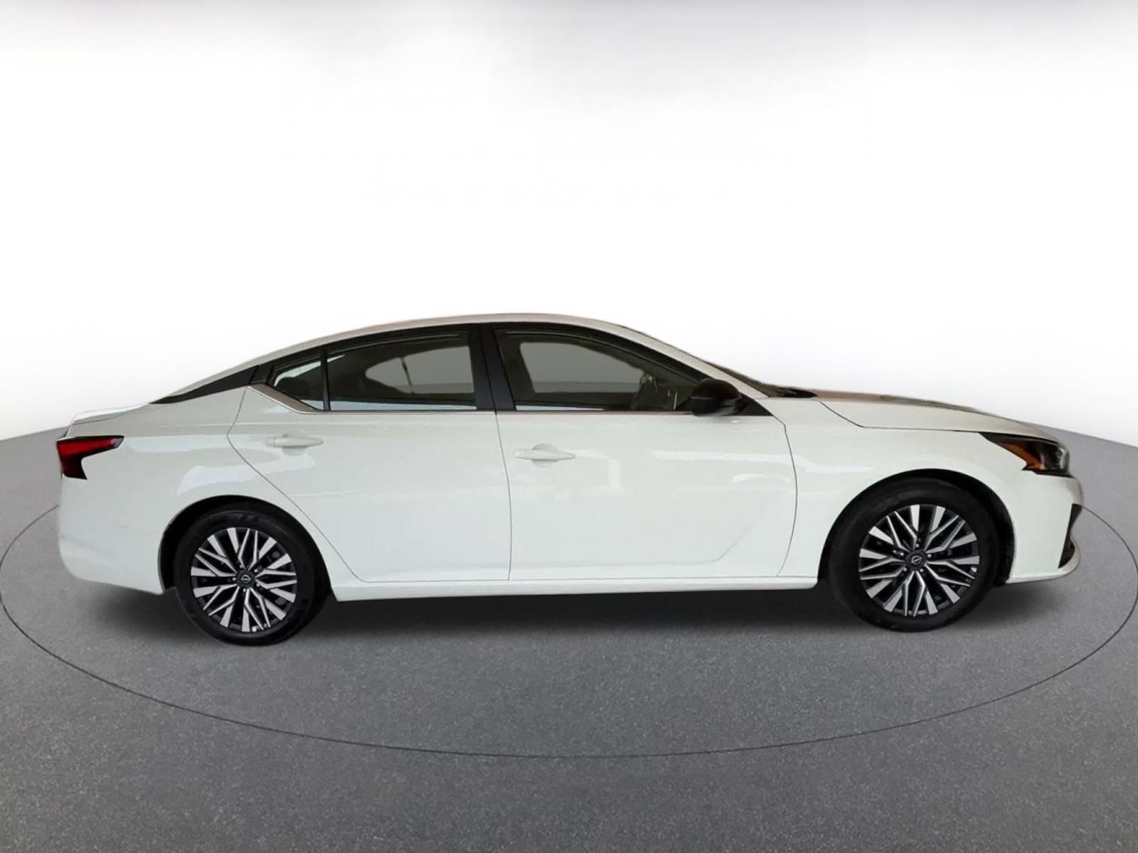 Used 2026 Nissan Altima 2.5 SV FWD image 15