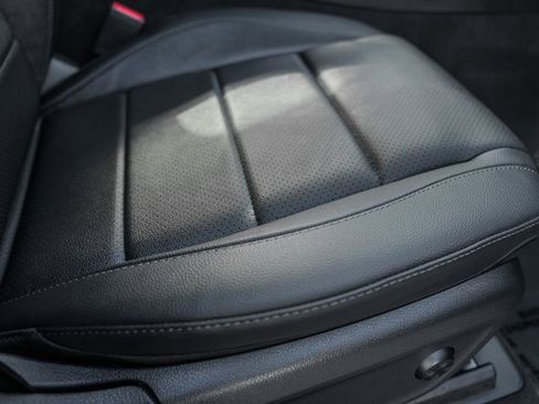 Certified 2025 Mercedes-Benz GLE 450e 4MATIC image 34