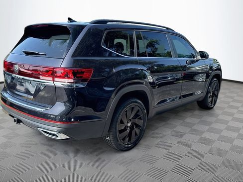 Used 2024 Volkswagen Atlas SE w/ Black Wheel Package FWD image 6