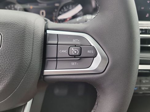 New 2026 Jeep Compass Latitude AWD/4WD image 31