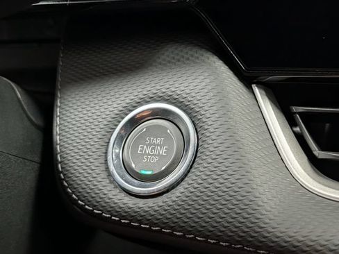 New 2027 Chevrolet Equinox LT w/ Convenience Package II FWD image 20