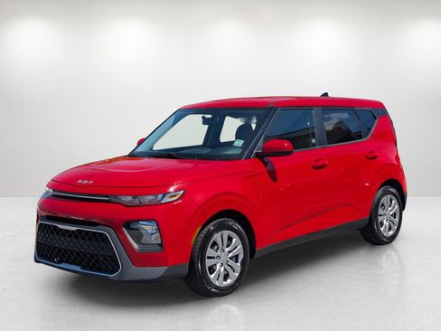 Used 2022 Kia Soul LX image 1