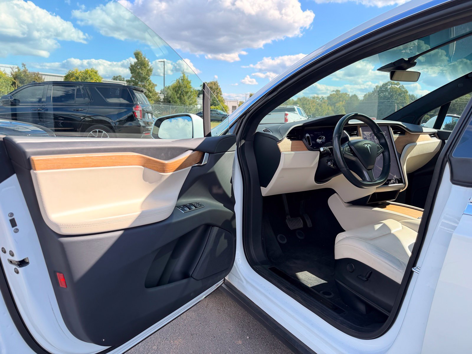 Used 2019 Tesla Model X 75D AWD/4WD image 26