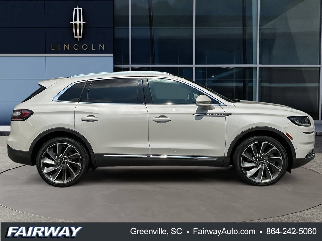 Used 2022 Lincoln Nautilus Reserve w/ Equipment Group 202A AWD/4WD image 9
