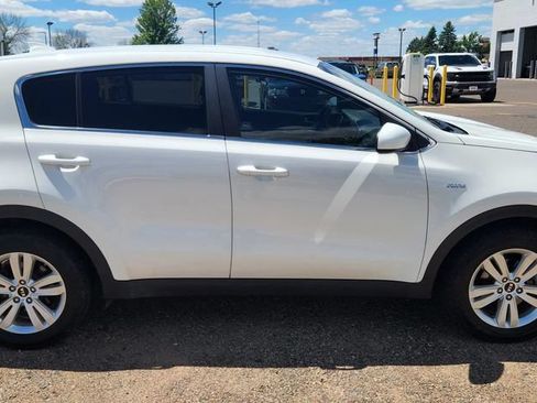 Used 2019 Kia Sportage LX AWD/4WD image 3