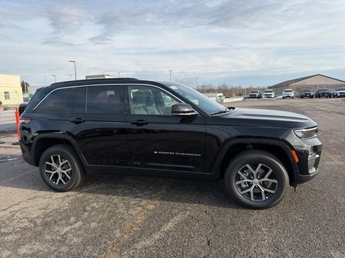 New 2025 Jeep Grand Cherokee Limited image 2