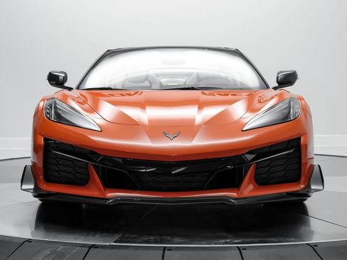Used 2023 Chevrolet Corvette Z06 w/ Z07 Performance Package RWD image 3