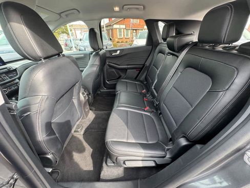 Used 2022 Ford Escape Titanium AWD/4WD image 8