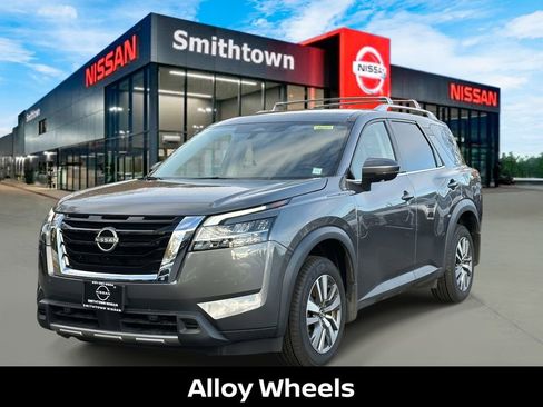 Certified 2023 Nissan Pathfinder SL image 2