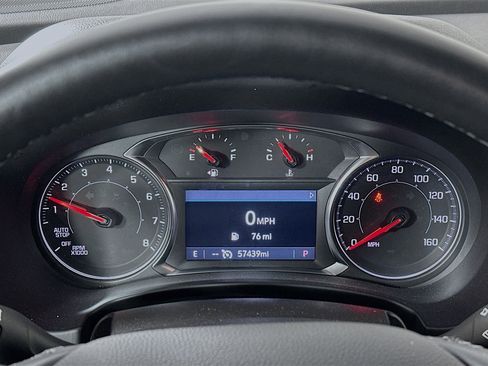 Used 2024 GMC Terrain SLT image 12