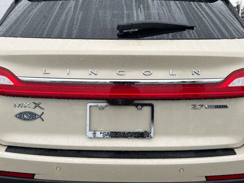 Used 2016 Lincoln MKX Reserve image 16