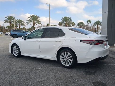 Certified 2022 Toyota Camry LE image 6