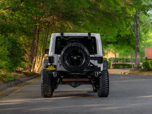 Used 2016 Jeep Wrangler Unlimited Sahara AWD/4WD image 36