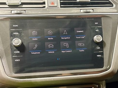 Used 2018 Volkswagen Tiguan SEL Premium AWD/4WD image 14