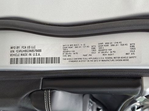 Used 2022 Jeep Grand Cherokee Limited image 28