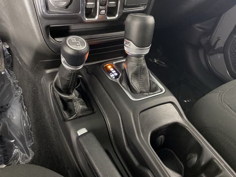 Used 2022 Jeep Gladiator Sport AWD/4WD image 30
