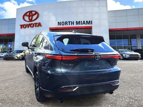 Used 2024 Toyota Venza LE image 3