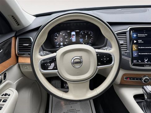 Used 2021 Volvo XC90 T6 Momentum w/ Climate Package image 14