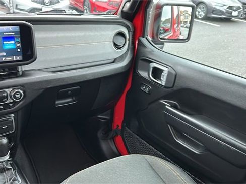 Used 2024 Jeep Wrangler Unlimited w/ Convenience Group image 23