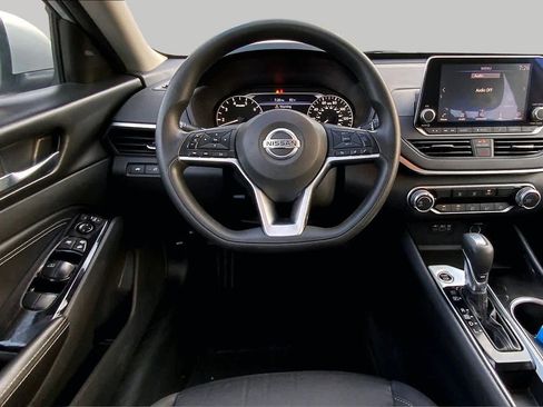 Used 2021 Nissan Altima 2.5 SV FWD image 5