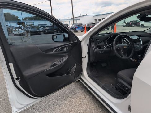 Used 2019 Chevrolet Malibu LT FWD image 11