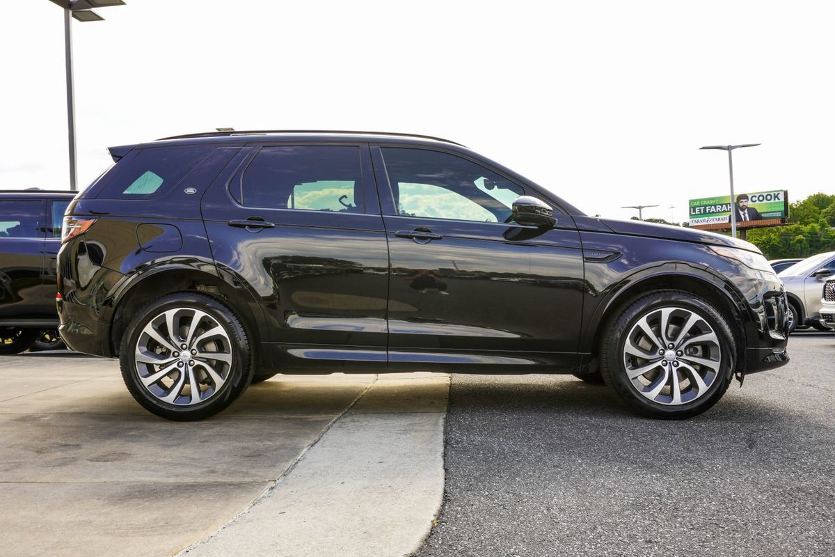 Used 2023 Land Rover Discovery Sport SE R-Dynamic AWD/4WD image 6